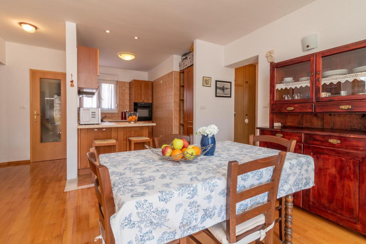 Apartment Bruno Трогир Экстерьер фото